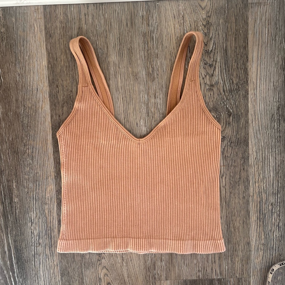 Bella Seamless ribbed tan cropped top - Picture 6 of 6